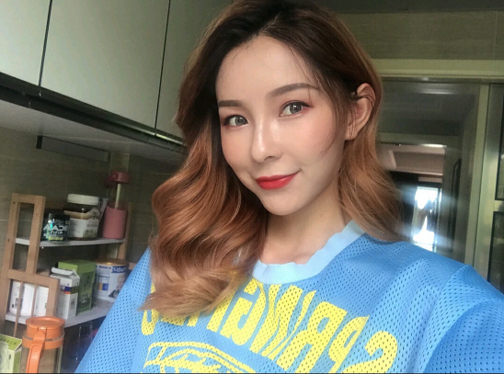 拜仁慕尼黑训练开放日；清晨防线松动引欢呼；社区盾在即；训练强度明显提升(老兵采访心得体会1500)